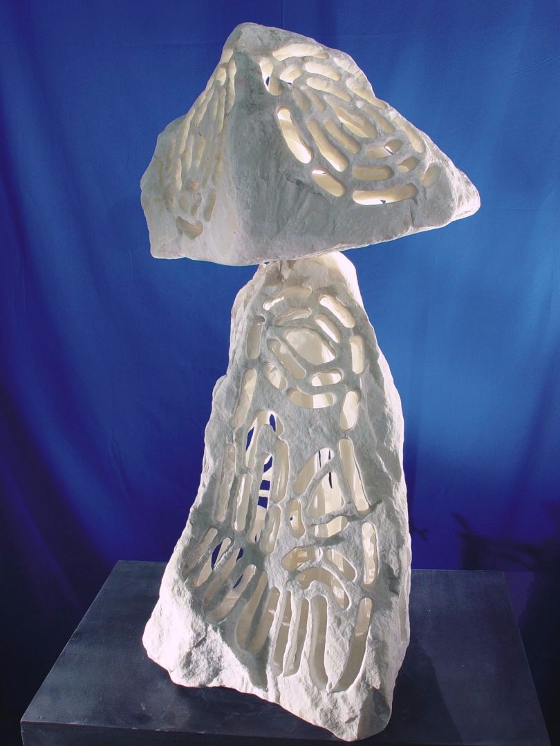 EXTRATERRESTRE - marmo bianco di Carrara - cm 83x50x44 - 1999